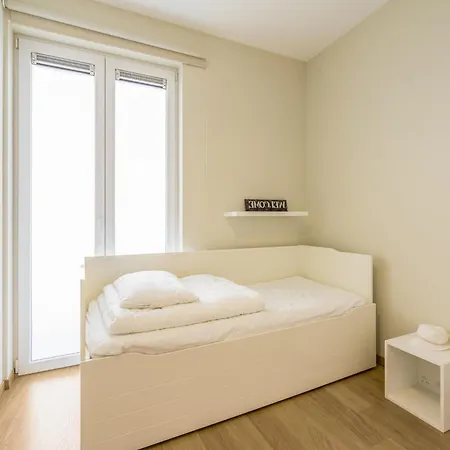 Spacious With Terrace Apartman *